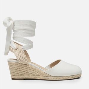 White Lace-Up Espadrille Wedges Size 8 Dream Pairs Closed Toe Ankle Wrap